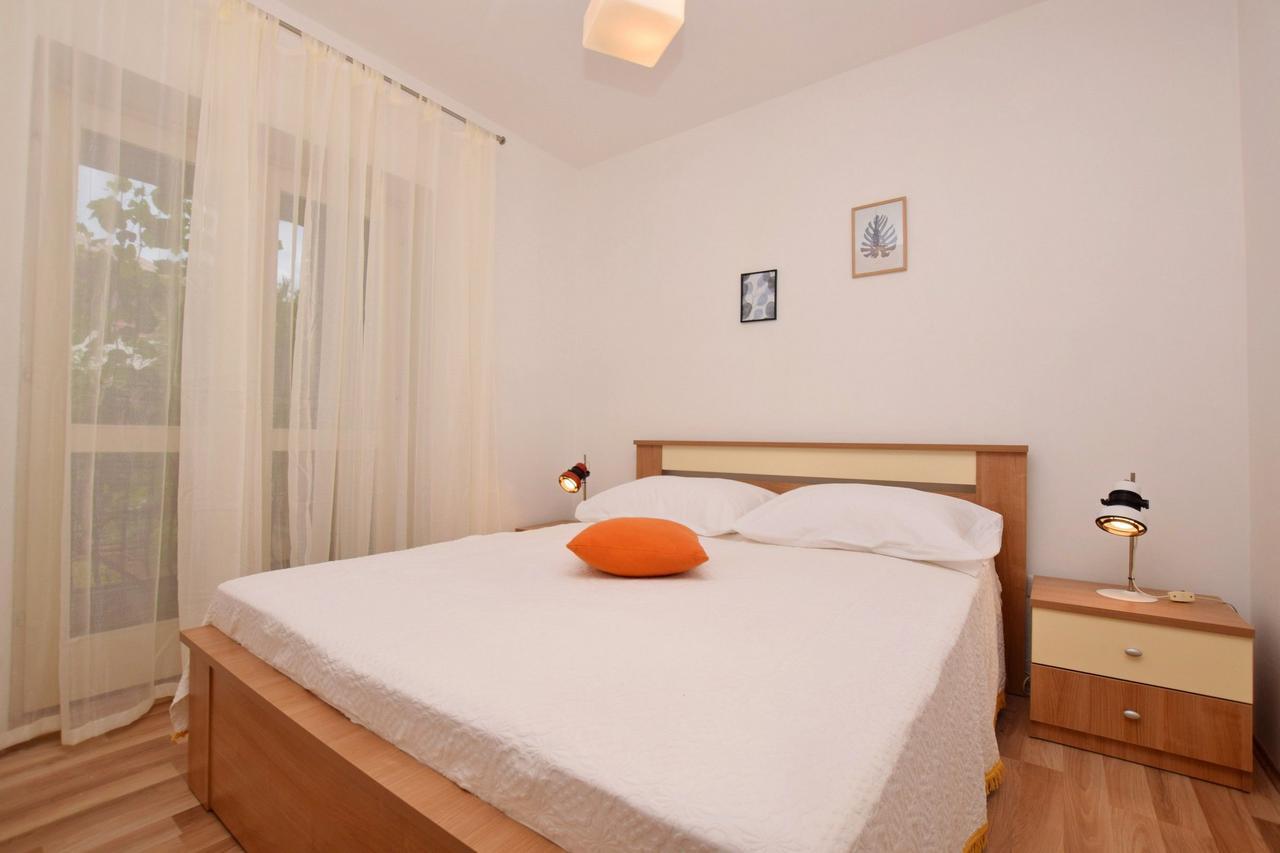 Apartments Andrija Pirovac Bagian luar foto
