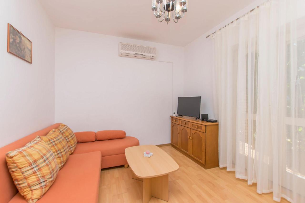 Apartments Andrija Pirovac Bagian luar foto
